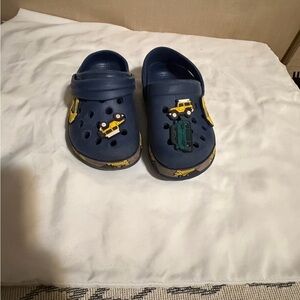 CROCS Kids Navy Sandals with Vehicle Design
